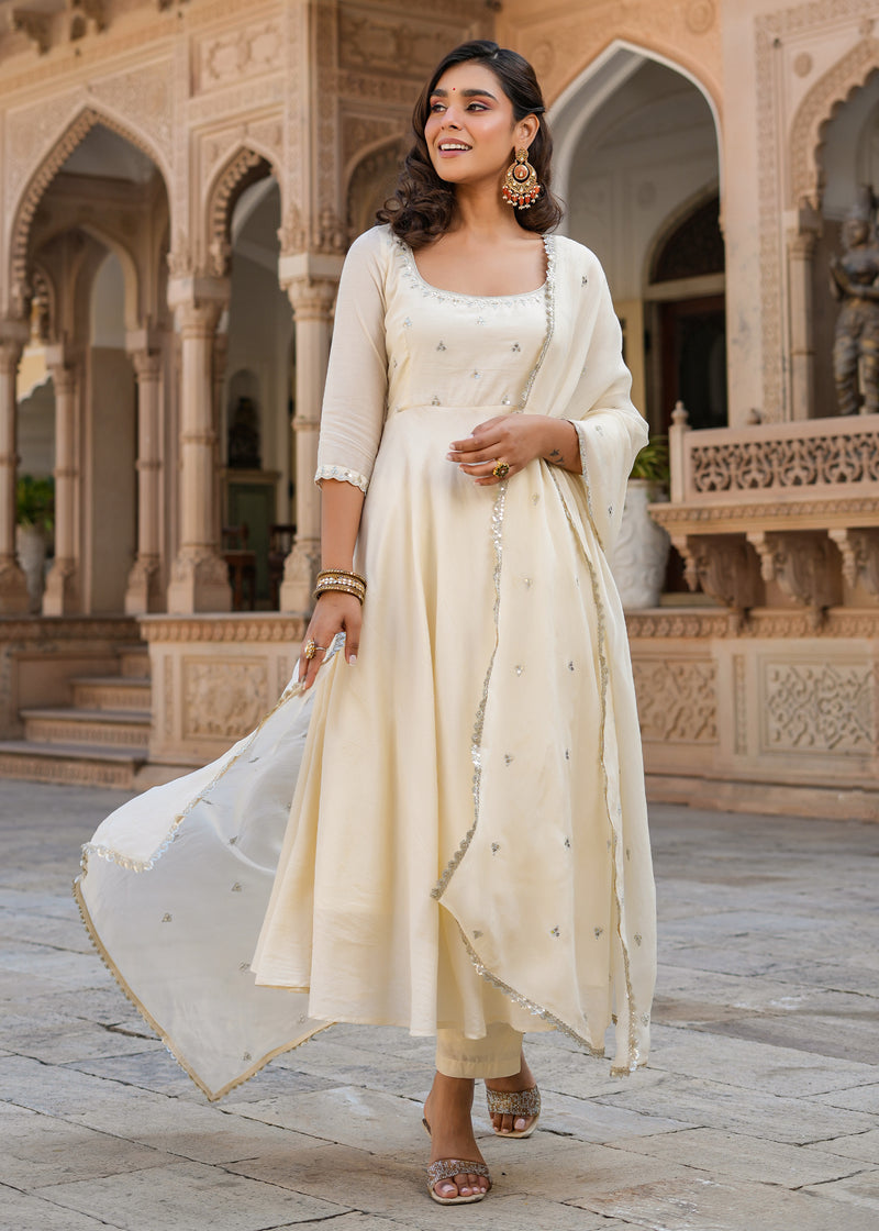 Gajra Ivory Embroidered Chanderi Suit set with Dupatta