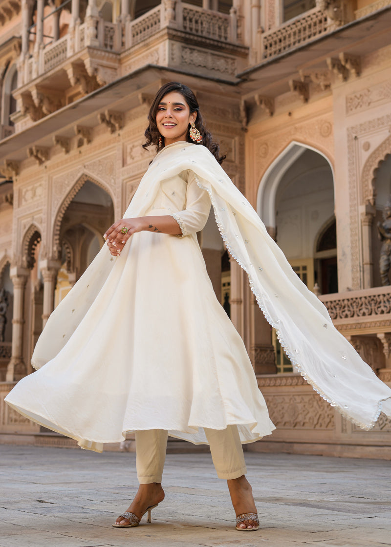 Gajra Ivory Embroidered Chanderi Suit set with Dupatta