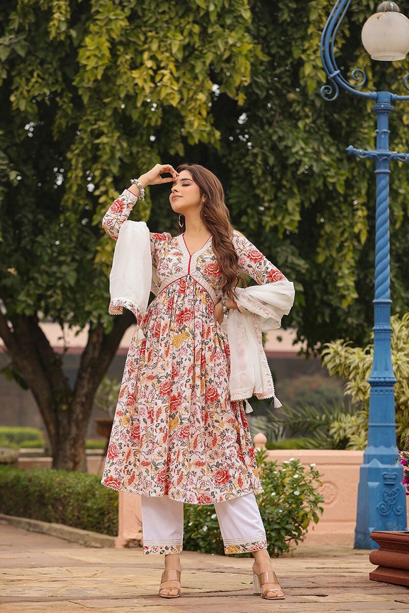 Nargis White Flower Alia Set With Pant And Dupatta