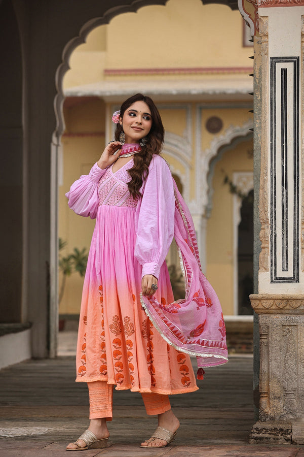 Falak Pink & Orange Ombré Block bedruckte ausgestellte lange Kurta mit Hose und Dupatta