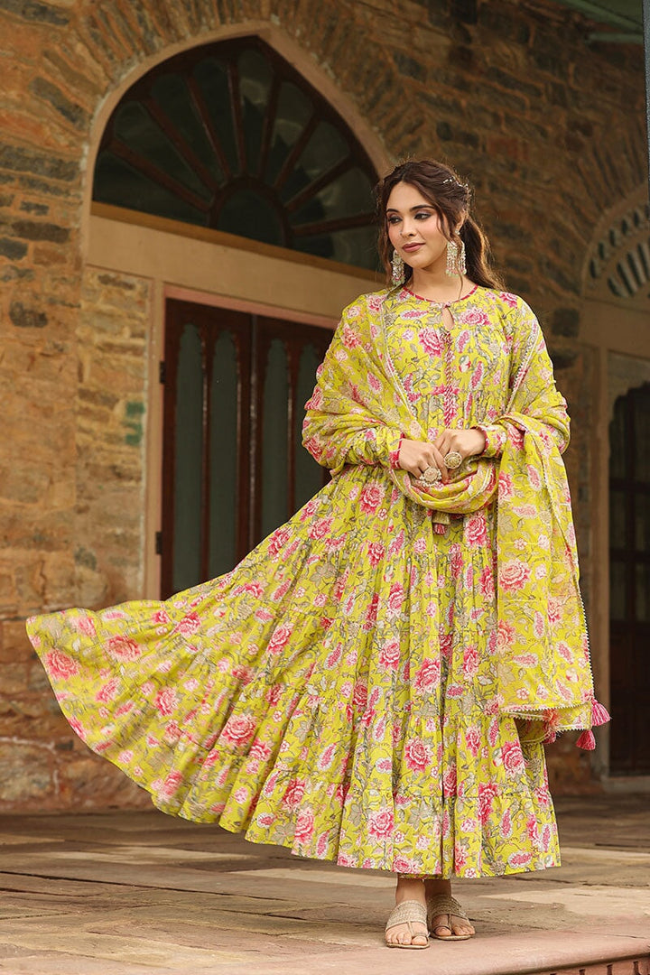 Rida Tiered Green Long Floral Printed Suit Set With Pant And Dupatta