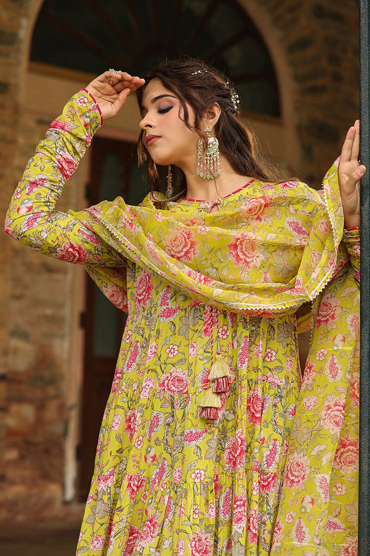 Rida Tiered Green Long Floral Printed Suit Set With Pant And Dupatta